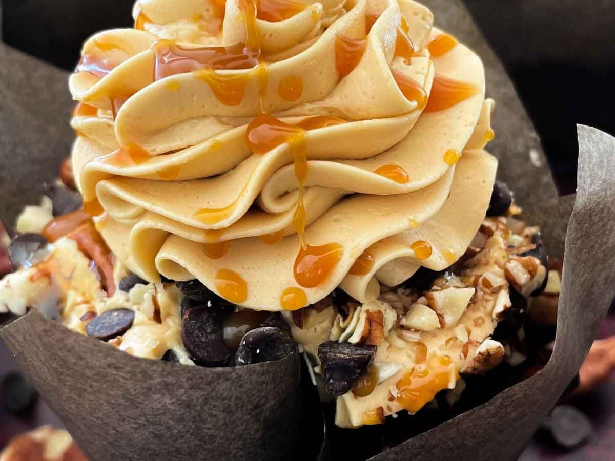chocolate turtle cupcake cake
