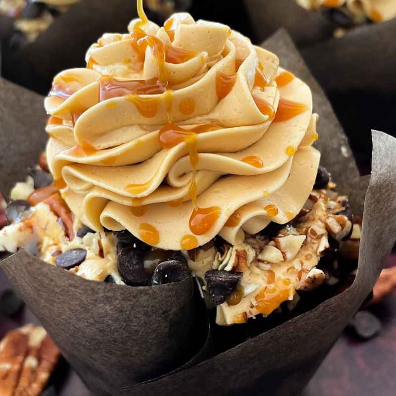 chocolate turtle cupcake cake