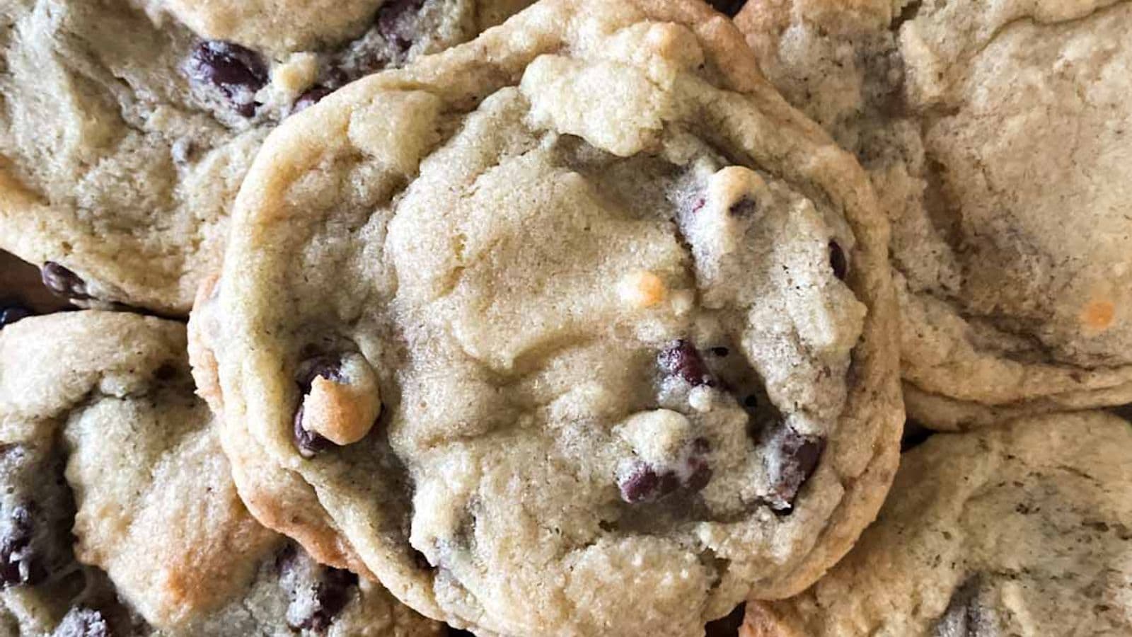The PERFECT Chocolate Chip Cookie