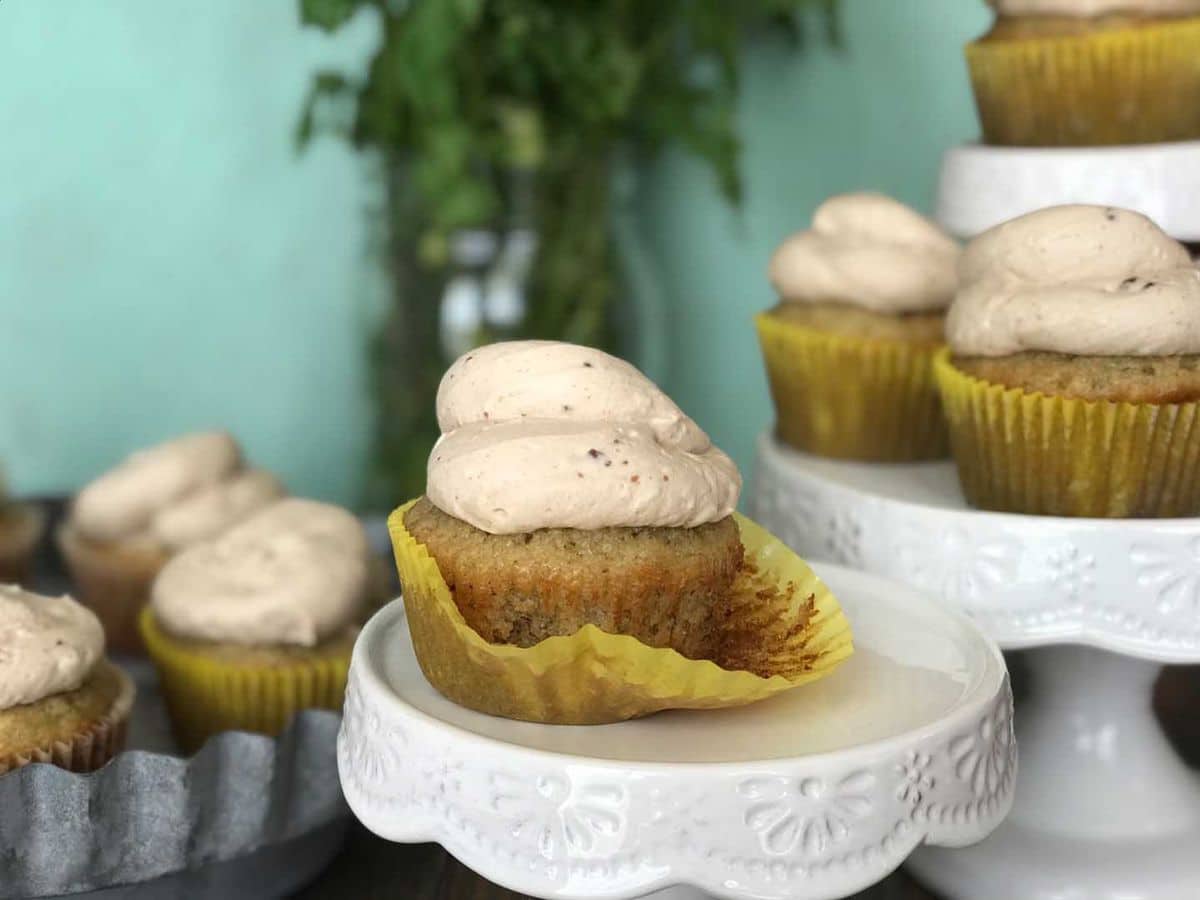 Cocoa Bar in a Jar Fluffy Frosting