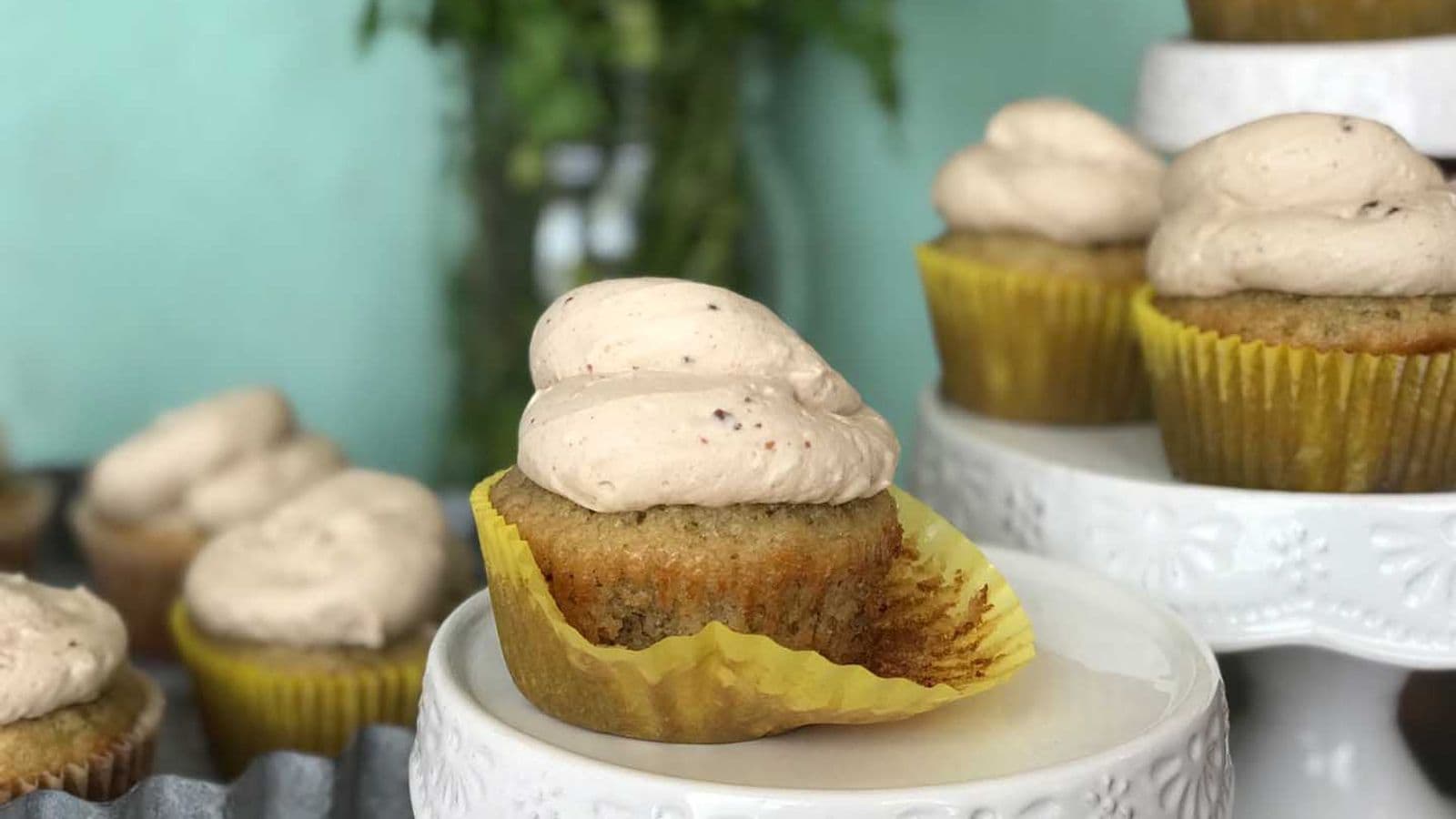 Cocoa Bar in a Jar Fluffy Frosting