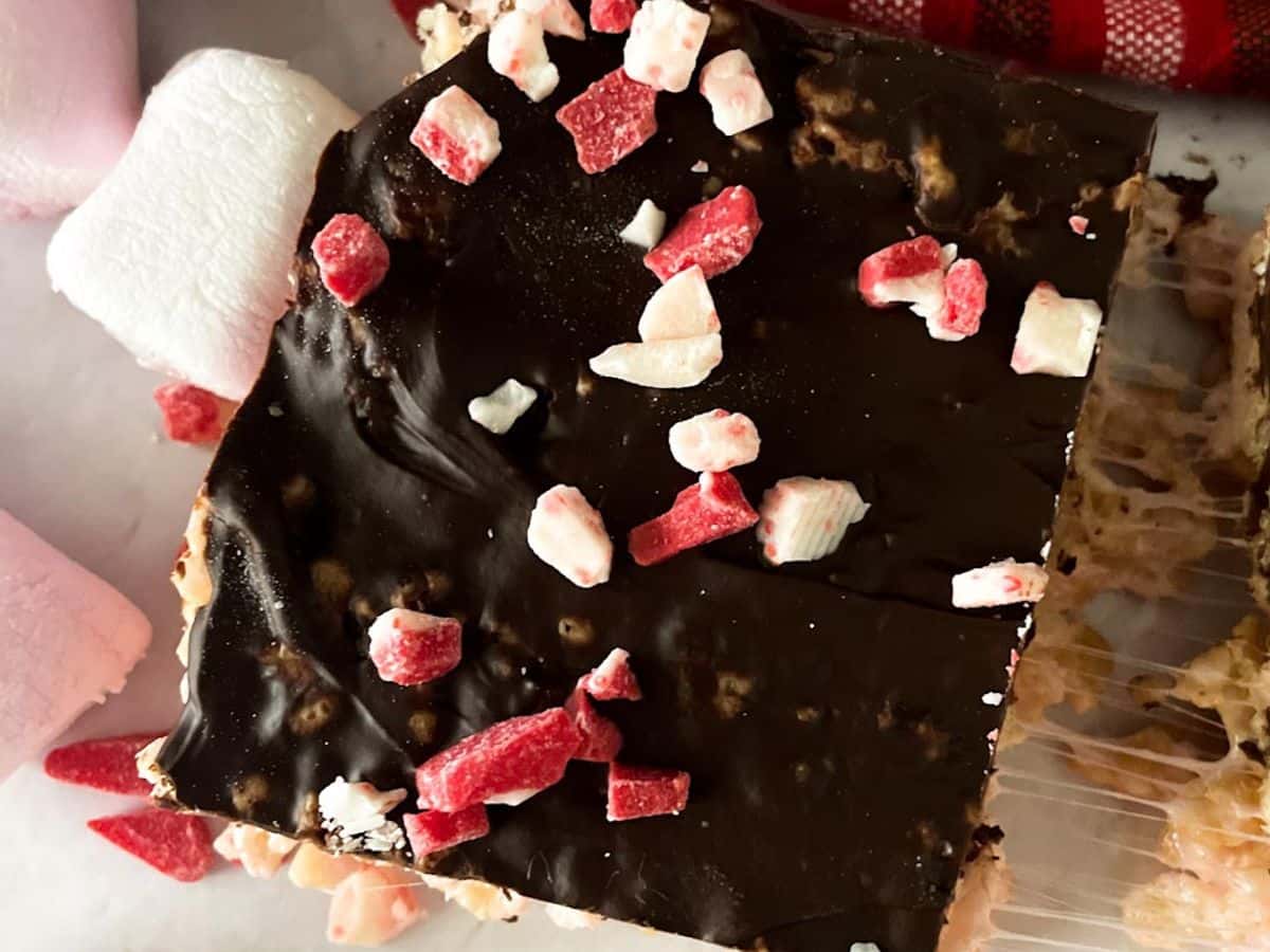 single dark chocolate rice krispie treat with peppermint crunch chips