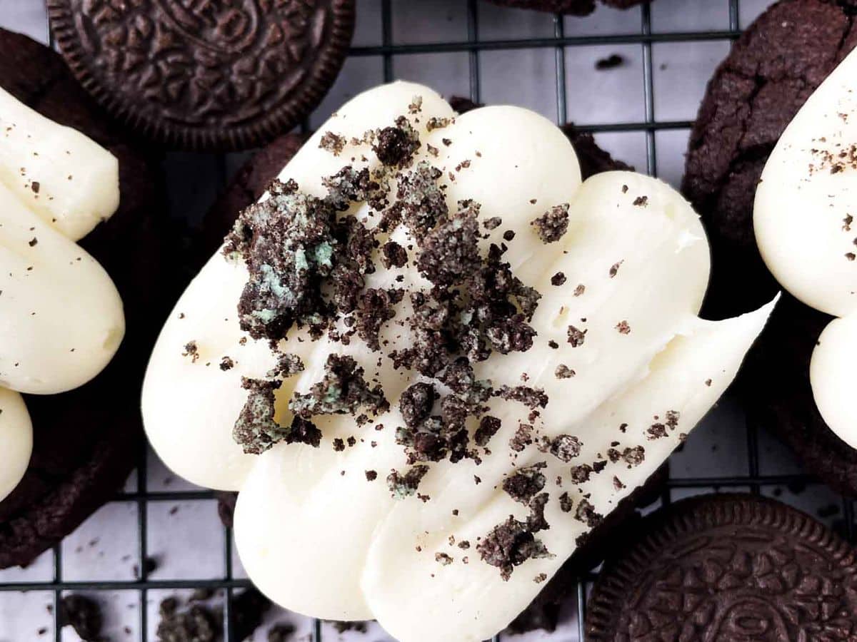 Frosted Mint Oreo Cookies