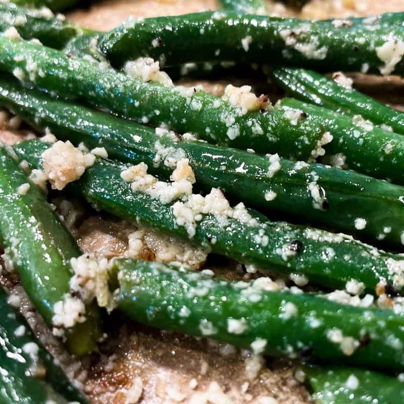 Roasted Garlic Parmesan Green Beans