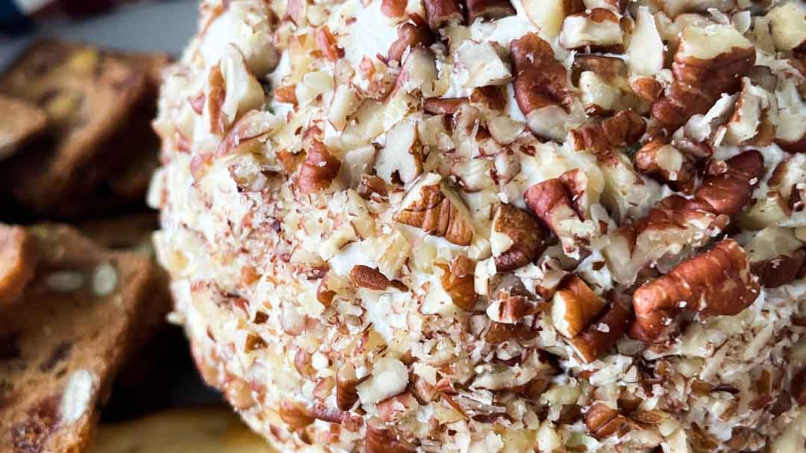 Easy Pineapple Cheese Ball